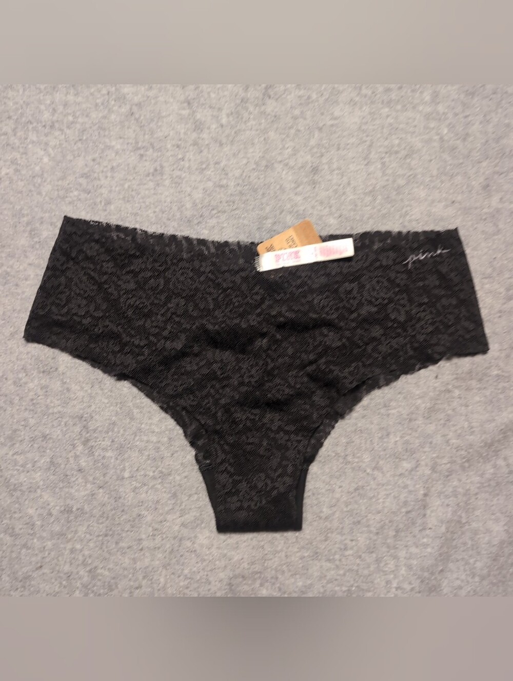 VICTORIA’S SECRET PINK NO-SHOW SOFT LACE THONG UNDERWEAR ATOMIC PINK SIZE M NWT
